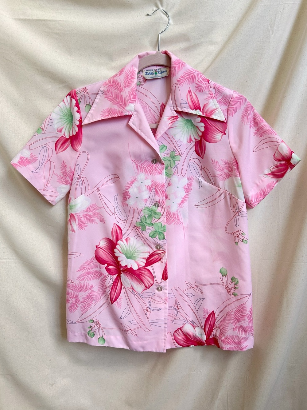 70s vintage pink women's Hawaiian shirt pointed dagger collar Hukilau Fashions